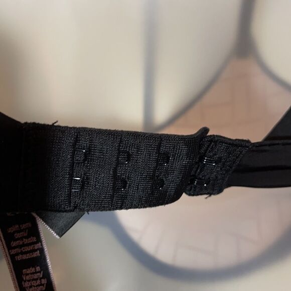 Victoria's Secret Black Uplift Semi Demi Bra 32D - Picture 11 of 13